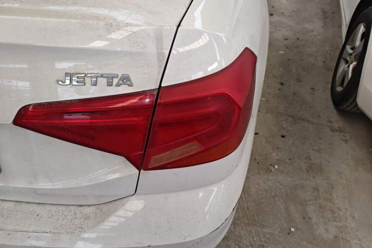 Used Volkswagen Jetta 2017 1.4L Manual Fashion Edition