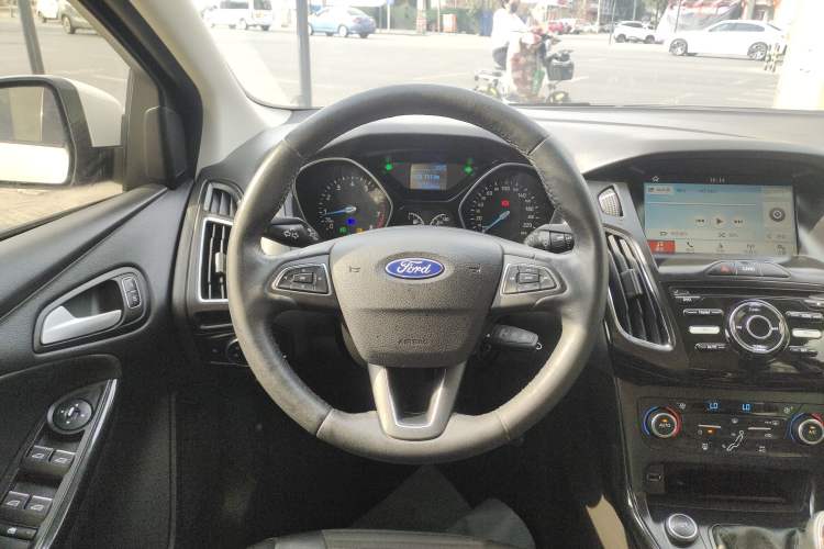 Used Ford Focus 2017 Hatchback 1.6L Manual Fashion Edition SmartDrive Version