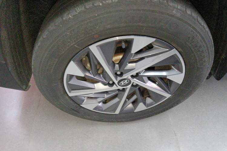 Used Hyundai Tucson 2022 Tucson L 2.0L Hybrid · Flagship Edition Right Rear Wheel Hub
