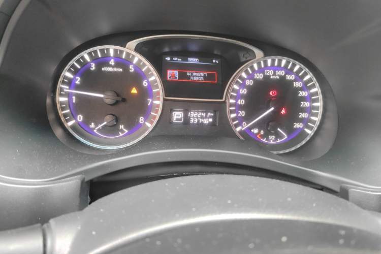 Used Infiniti JX 2013 JX35 Two-Wheel-Drive Excellence Edition
