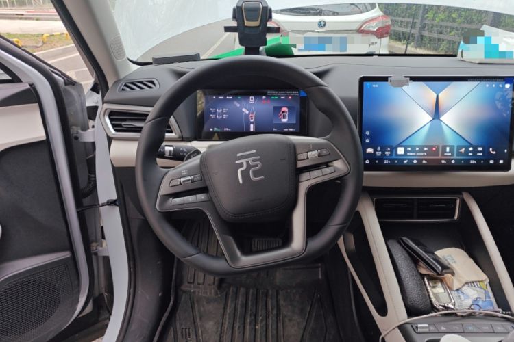 Used BYD Yuan UP 2025 Intelligent Driving Version 401 KM Dynamic Edition Steering Wheel