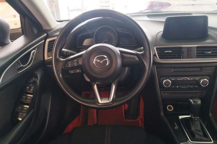 Used Mazda 3 Axela 2017 Sedan 1.5L Automatic Luxury Model Emission Standard China V Steering Wheel