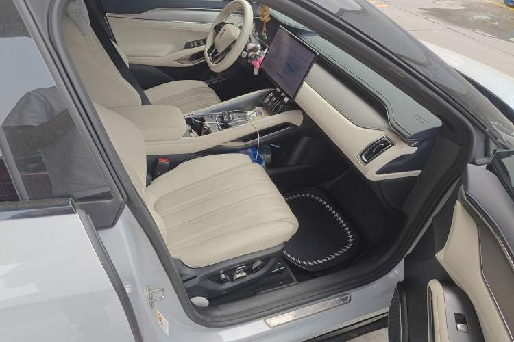 Used BYD Song L EV 2024 662 km Excellence Version Right Front Seat