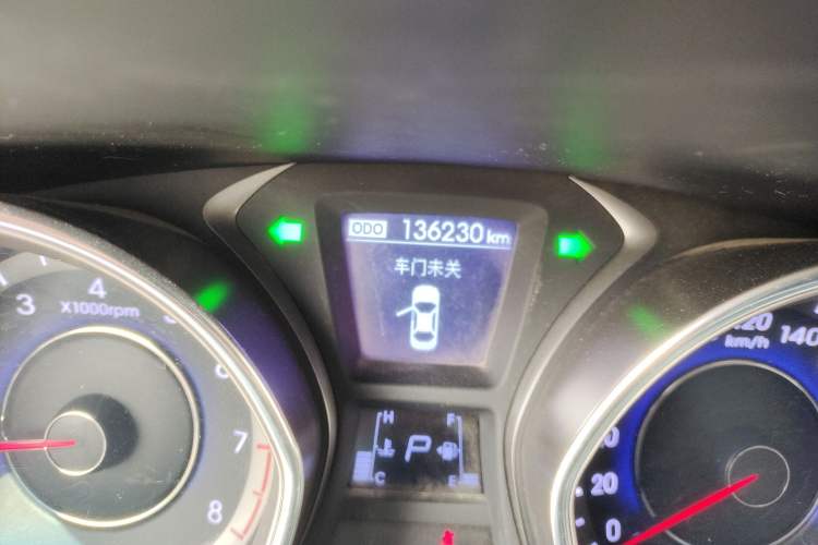 Used Hyundai Elantra (5th Generation / Langdong) 2015 1.6L Automatic Leading Model Odometer Close Up