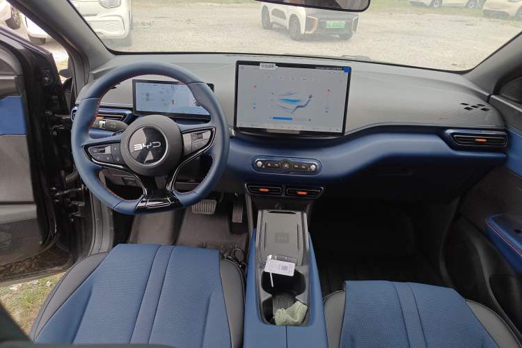 Used BYD Seagull 2025 Smart Drive Version 305 km Freedom Edition Center Console