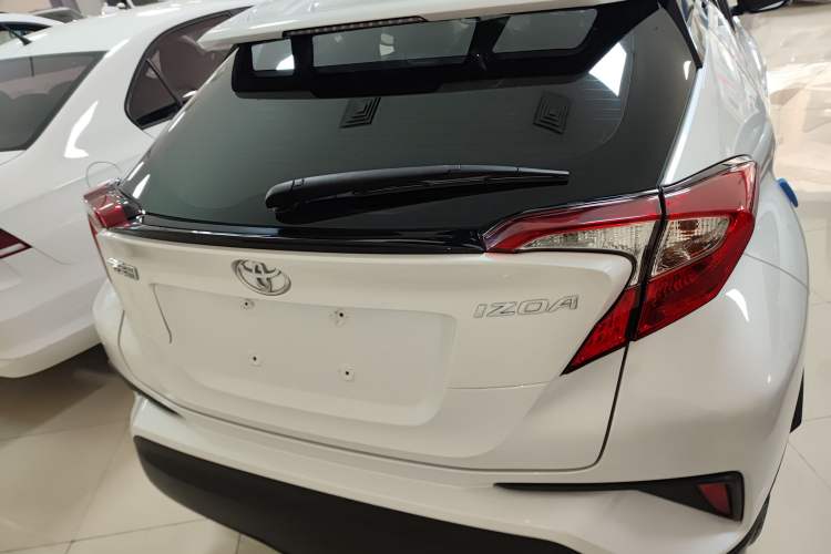 Used Toyota IZOA 2021 2.0L Enjoy Edition