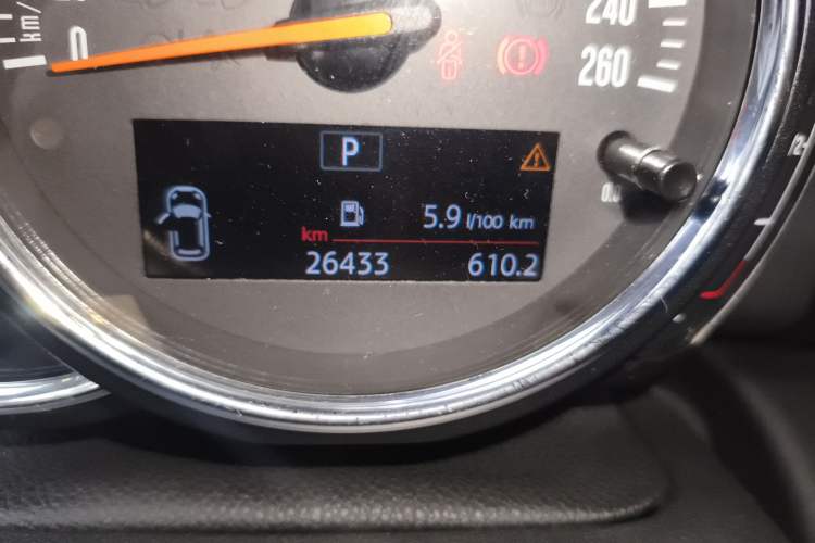 Used MINI 2021 1.5T ONE Odometer Close Up