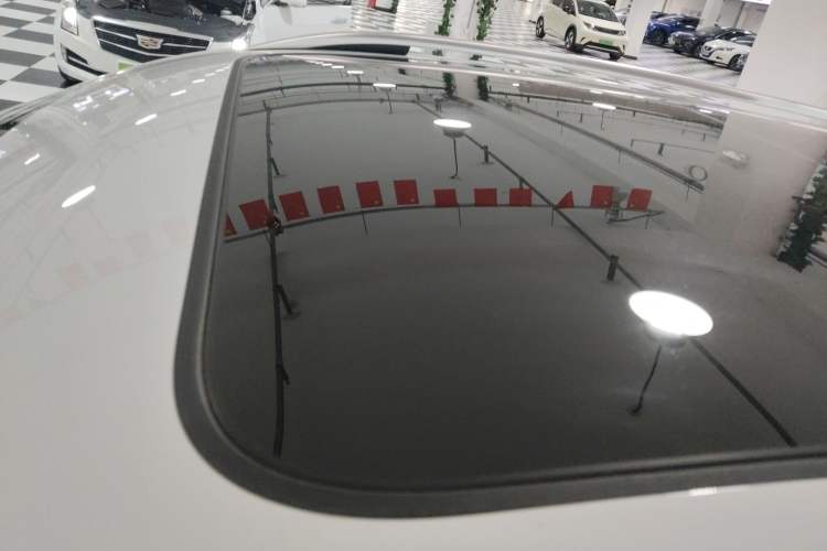 Used Volkswagen T-ROC 2025 300TSI DSG Two-Wheel Drive Chen Guang Edition
