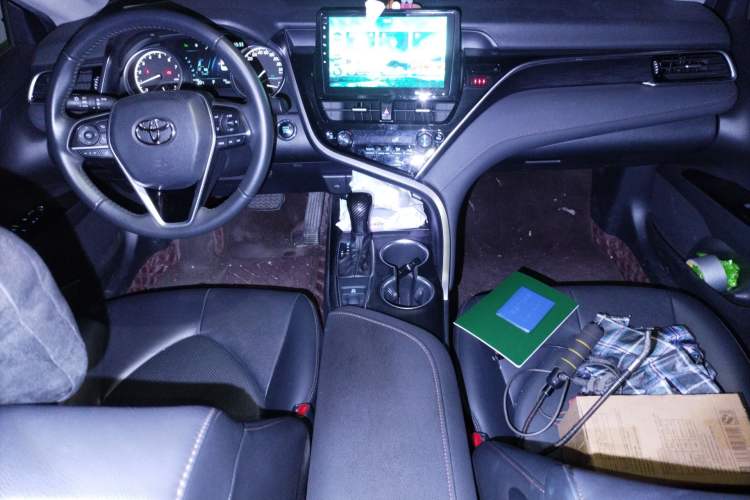 Used Toyota Camry 2021 2.0G Luxury Edition
