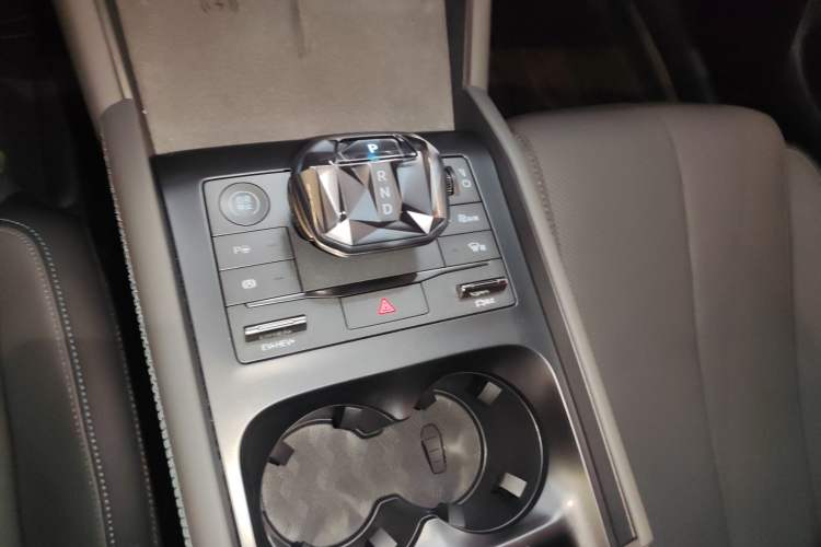 Used BYD Qin L 2025 DM-i Smart Drive 120KM Superior Model
