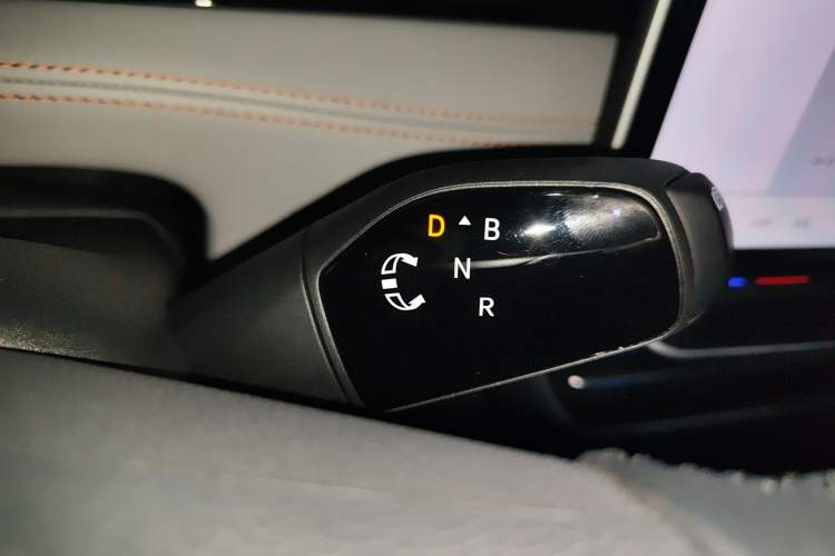 Used Volkswagen ID.7 VIZZION 2024 AIR model Gear Lever
