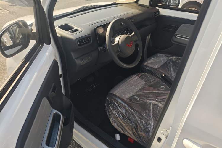 Used Wuling Zhiguang New Energy 2025 Model 305km Ambitious Edition