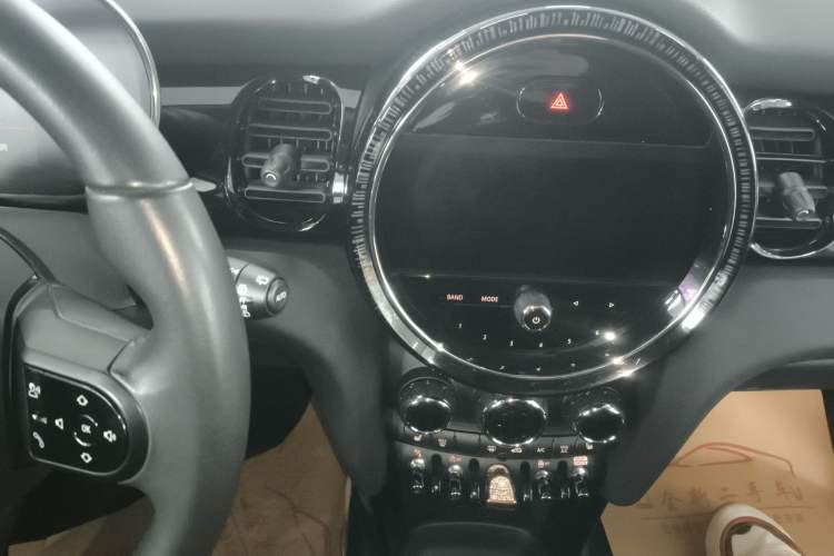 Used MINI MINI 2023 1.5T COOPER Artist