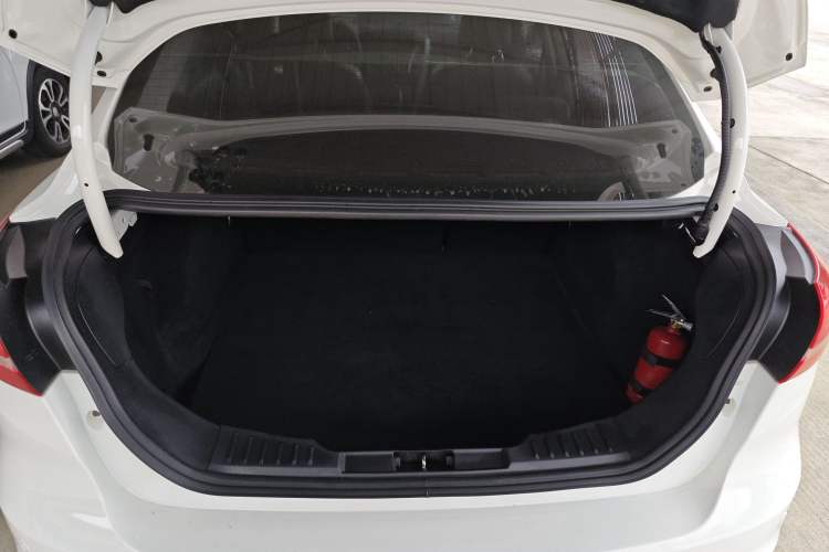 Used Ford Focus 2018 Sedan Classic 1.6L Automatic Trendy SmartDrive Edition Trunk