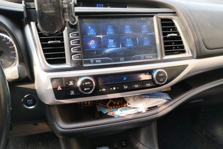 Used Toyota Highlander 2017 2.0T Four-Wheel Drive Luxury Edition 7 Seats Audio And AC Panel