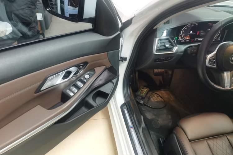 Used BMW 3 Series 2022 320Li M Sport Package Driver Seat