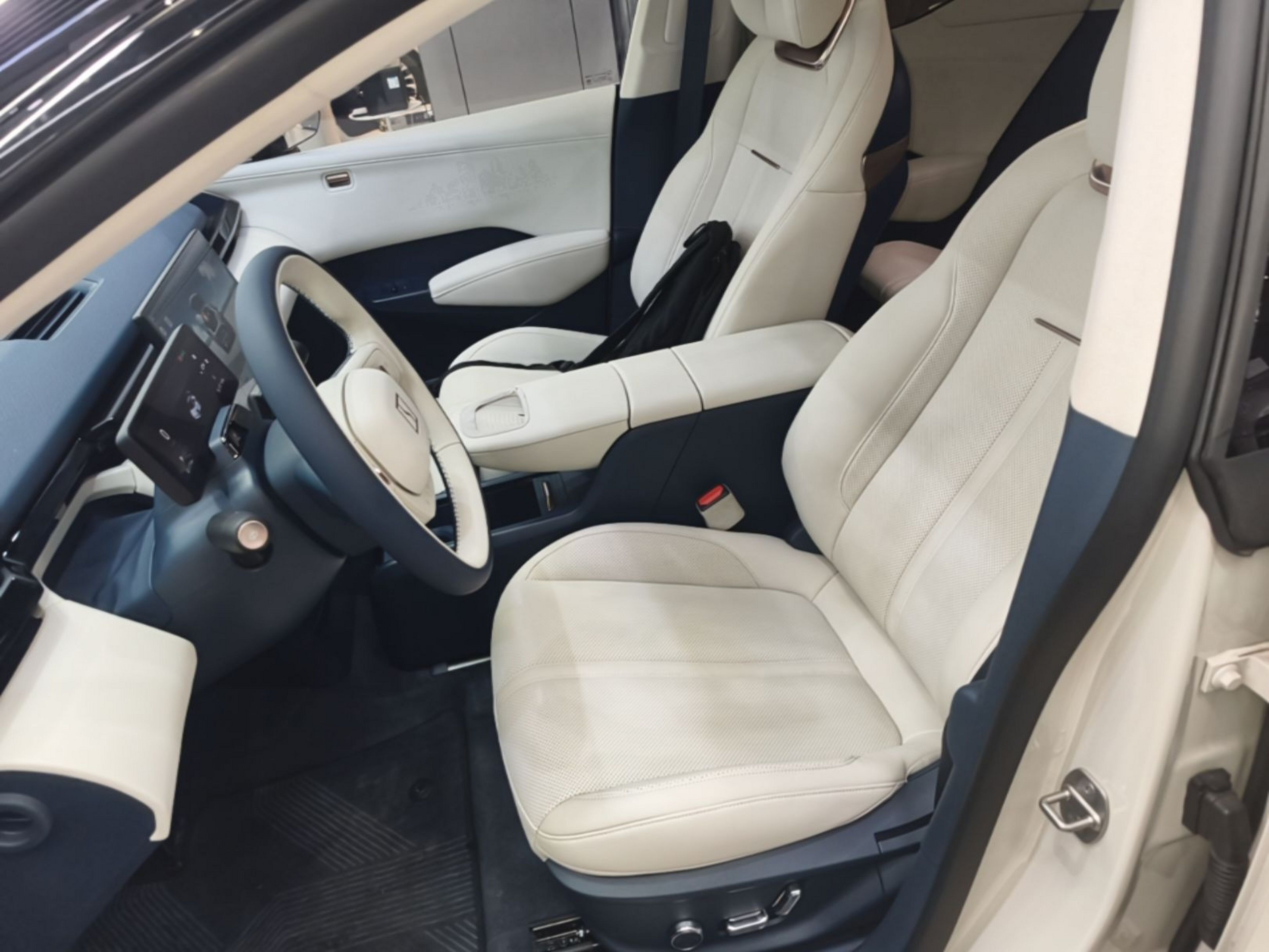 Vordere Reihe im Auto