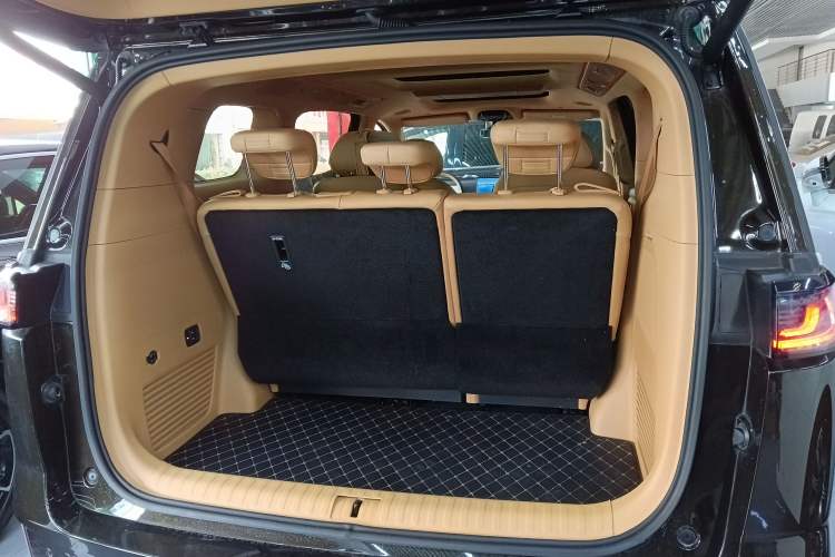 Used VOYAH Dream 2025 PHEV Four-Wheel-Drive Flagship Kunpeng Edition
