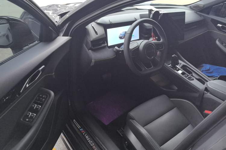 Used Lynk & Co 03 2025 2.0TD DCT Champion Edition Pro Driver Seat