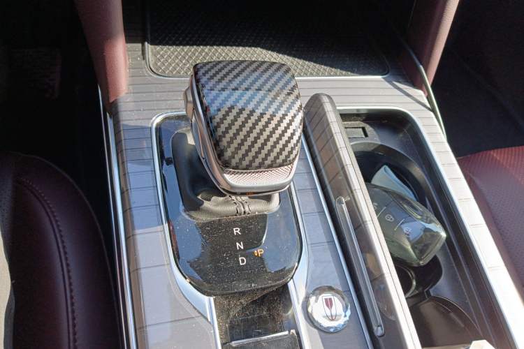 Used Hongqi HS7 PHEV 2025 Model 2.0T PHEV Two-Wheel Drive Qi Xiang Edition 6-Seater
