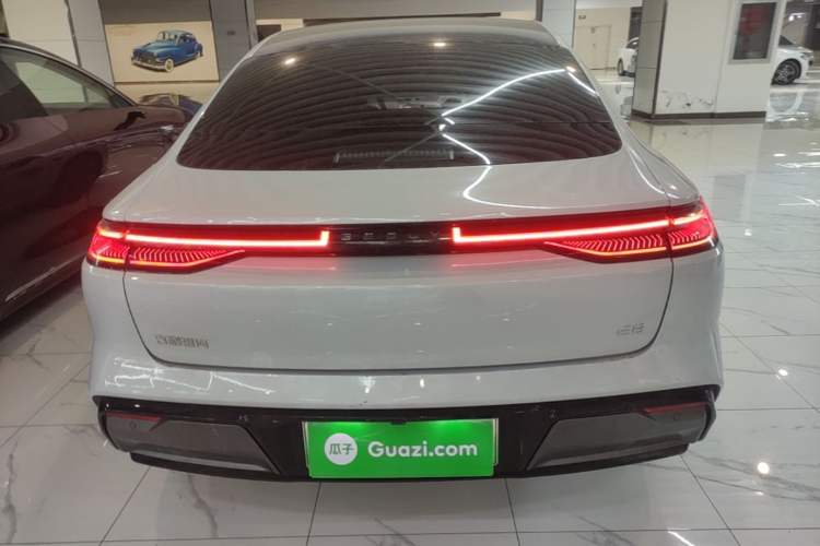 Used Geely Galaxy E8 2025 700 km Long-Range Intelligent Driving Version Rear