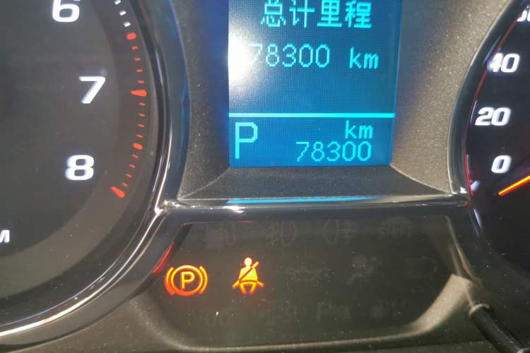 Used Chevrolet Captiva 2015 2.4L 4x4 Flagship Edition 7-Seater