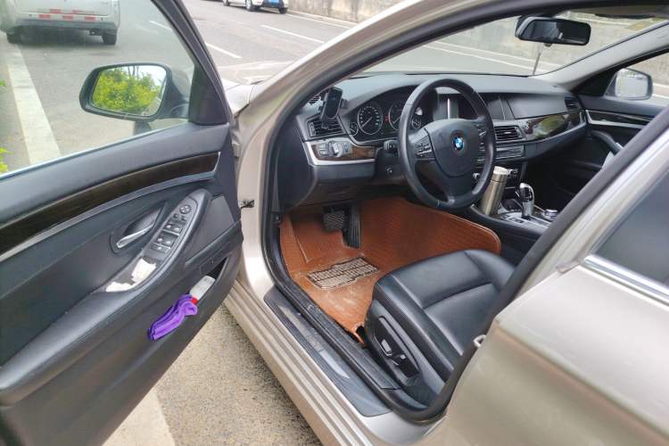 Used BMW 5 Series 2014 525Li Leading Model
