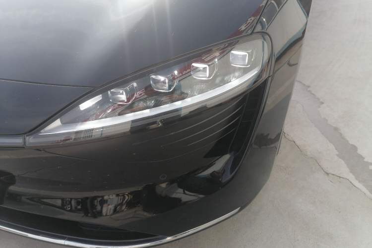 Used Hima Luxeed S7 2025 855 km Max