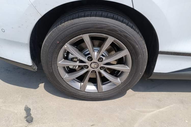 Used BYD Qin L 2025 EV 545KM Beyond Version Right Rear Wheel Hub