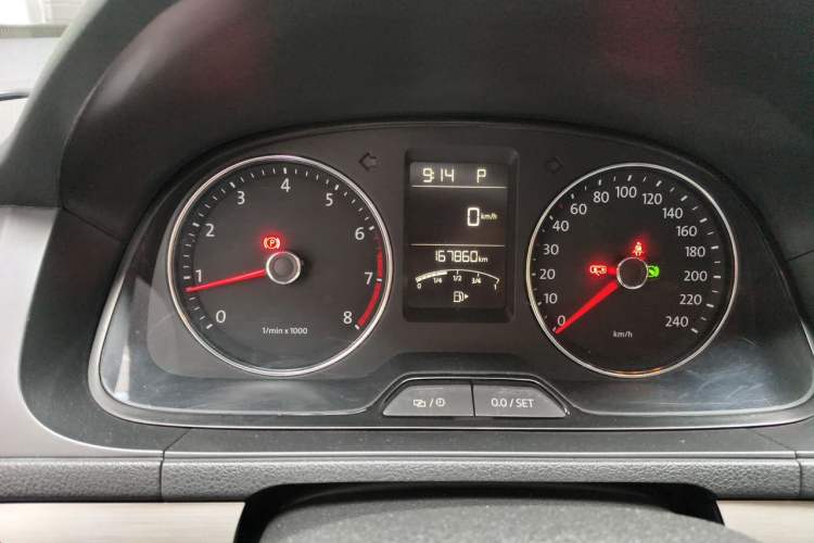 Used Volkswagen Lavida 2013 Restyled Classic 1.6L Automatic Comfort Edition Odometer Close Up