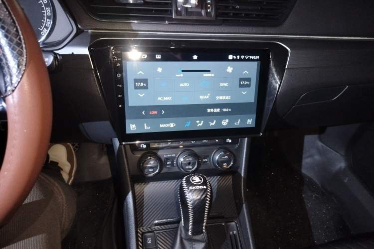 Used Skoda Superb 2016 TSI280 DSG Smart Drive Edition Audio And AC Panel