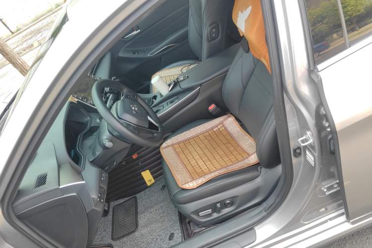 Used Toyota Avalon 2019 2.0L Luxury Edition China VI Standard Left Front Seat