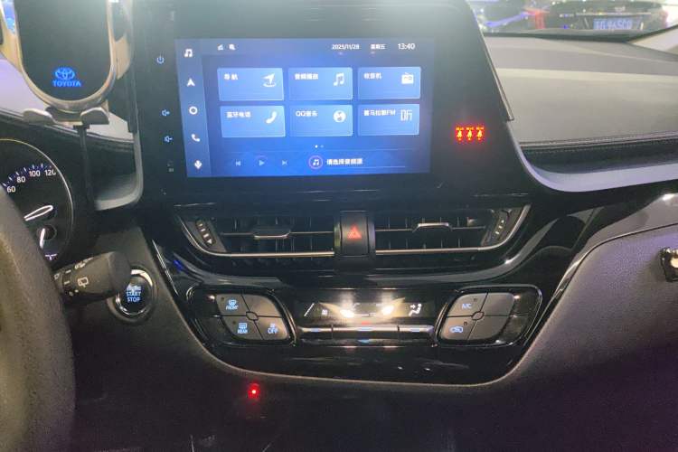 Used Toyota IZOA 2022 2.0L Yixing Version
