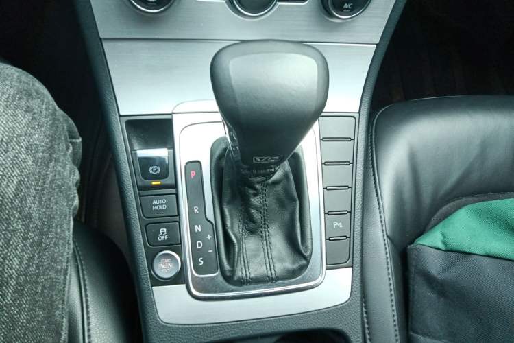 Used Volkswagen Magotan 2016 1.8TSI Luxury Comfort Model Gear Lever