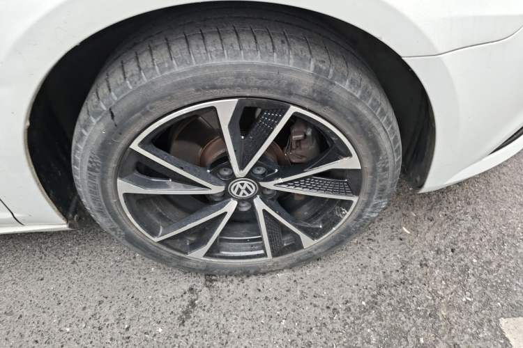 Used Volkswagen FAW-Volkswagen CC 2016 1.8TSI Prestige Model Right Front Wheel Hub