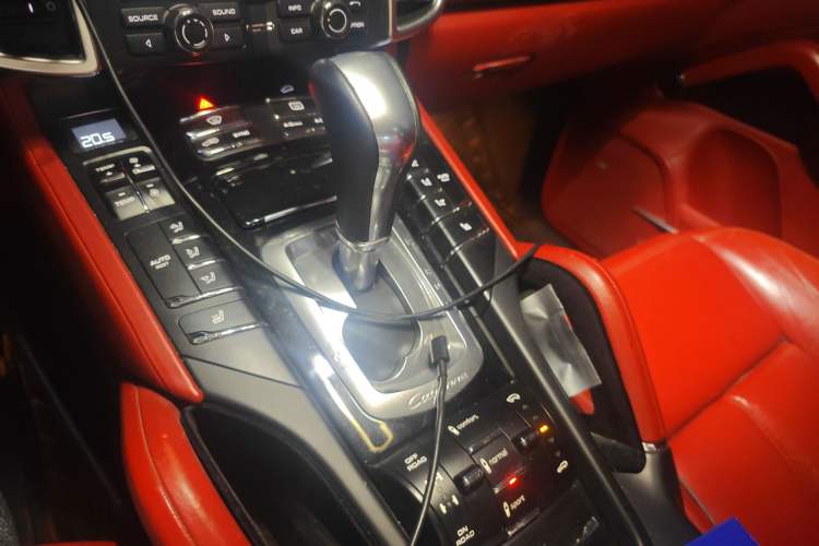 Used Porsche Cayenne 2014 Cayenne Platinum Edition 3.0T