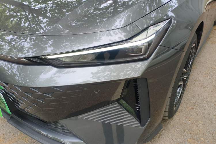 Used CHANGAN UNI-V iDD 2024 Blue Whale Smart Electric iDD 136km ZhiKu Model Left Front Headlight