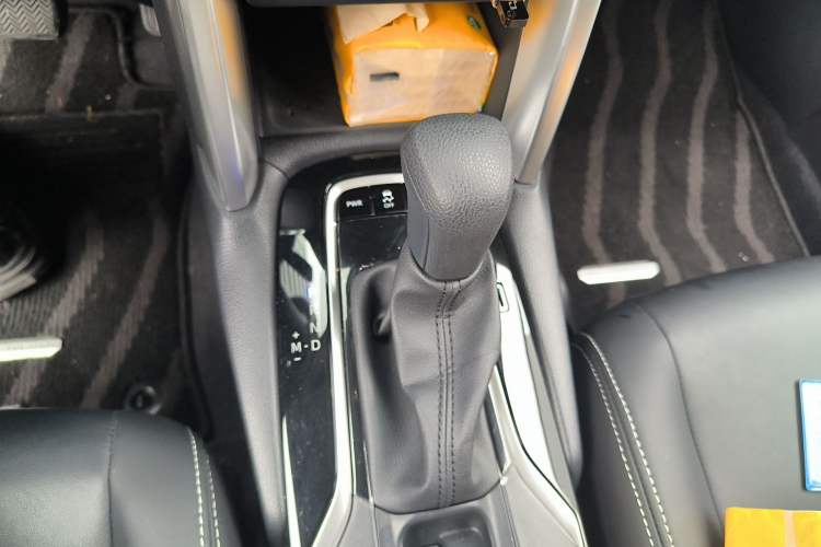 Used Toyota Corolla Cross 2023 2.0L Elite Edition Gear Lever
