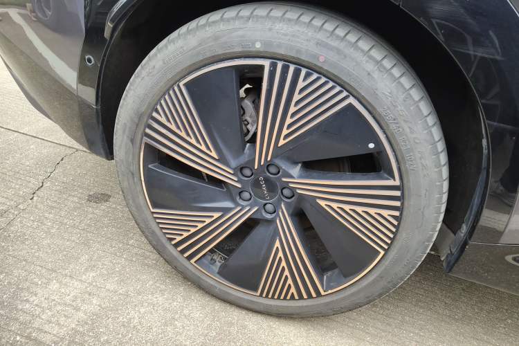 Used Lynk & Co 08 EM-P 2023 220 km Limited-Time Edition Exterior 5