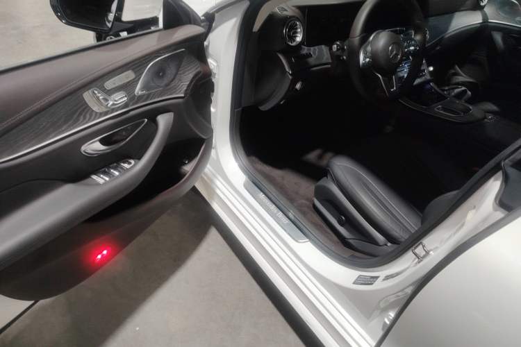 Used Mercedes-Benz CLS 2018 CLS 300 Luxury Model