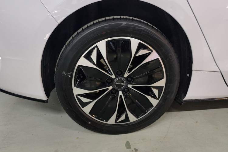 Used BYD Seal 2022 550 km Standard Range Rear-Wheel Drive Prestige Version
