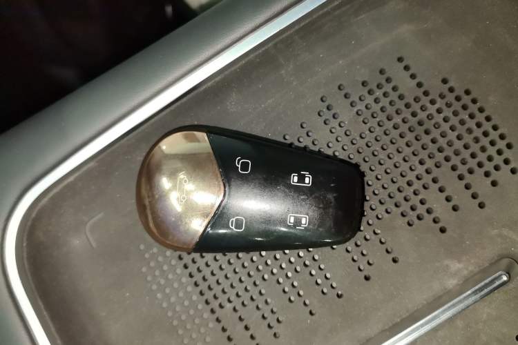 Used VOYAH Dream 2025 PHEV Four-Wheel-Drive Flagship Kunpeng Edition
