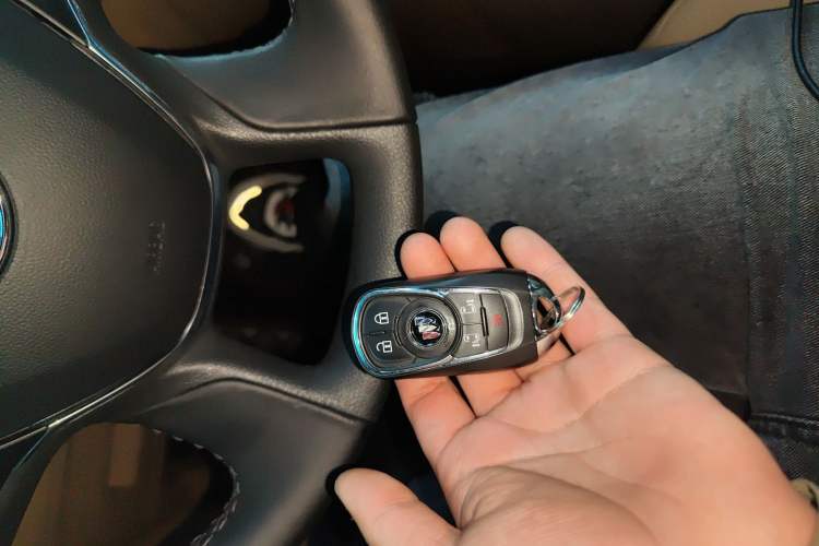 Used Buick GL8 2021 ES Land Cruiser 653T Luxury Edition