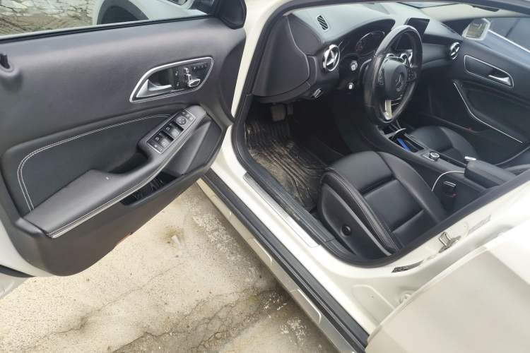 Used Mercedes-Benz GLA 2018 GLA 200 Fashion Model Driver Seat