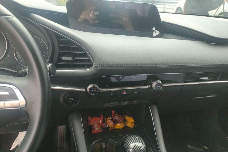 Used Mazda 3 Axela 2020 2.0L Automatic ZhiXuan Edition Audio And AC Panel