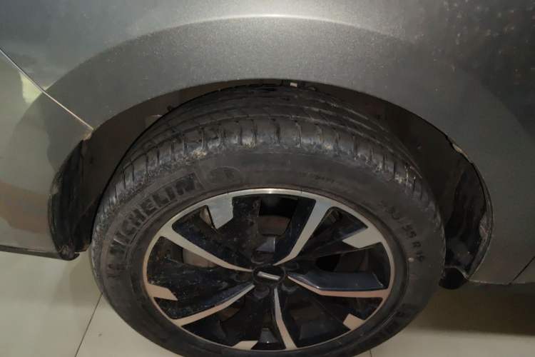 Used Wey VV5 2020 1.5T Two-Wheel Drive Smart Pioneer Left Front Wheel Hub