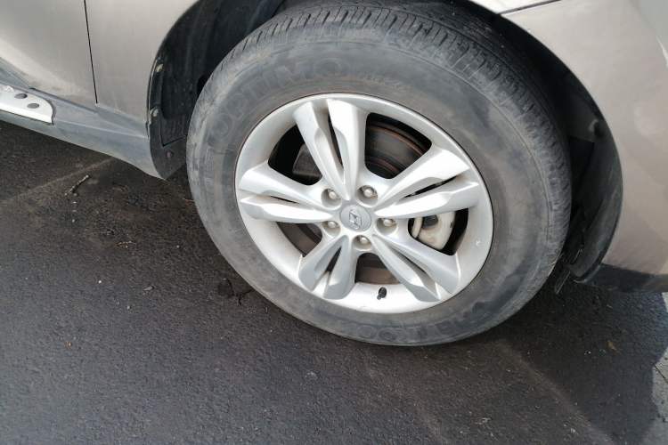 Used Hyundai ix35 2013 2.0L Automatic Two-Wheel Drive Smart GLS China IV Standard Right Front Wheel Hub