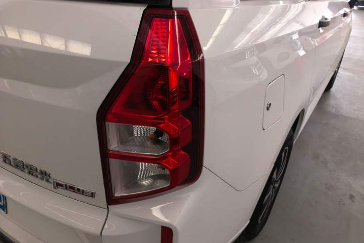 Used Wuling Hongguang PLUS 2020 1.5L Manual Standard Edition 5 Seats