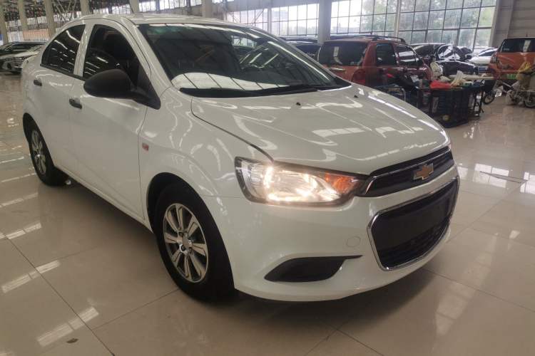 Used Chevrolet Aveo Sonic 2014 Sedan 1.4SL MT Comfort Edition