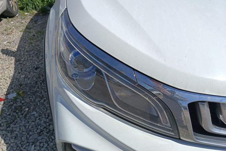 Used Geely Auto Vision X3 2019 Upgraded Model 1.5L CVT Elite Version Right Front Headlight